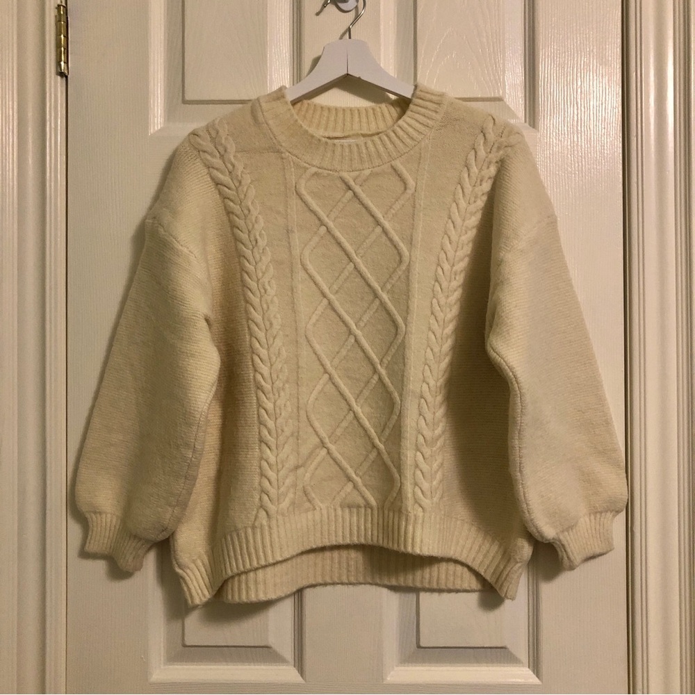 2/$10🌷Oversized balloon sleeve thick knit sweater (S)